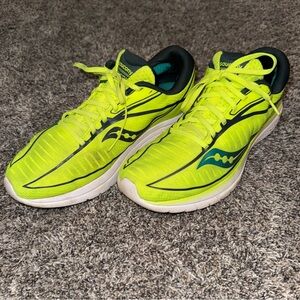 Saucony Kinvara 10 Neon Yellow Green Running Shoes Men's 10.5 S20467-37